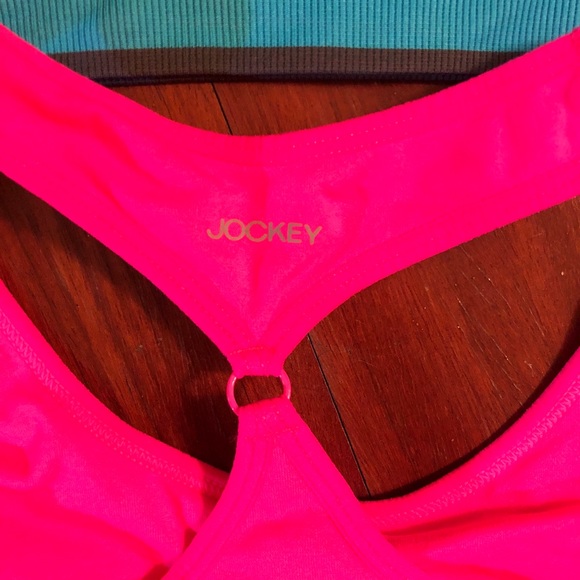 Four sports bras size xs - Picture 3 of 4
